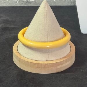 Antique 1930s-1940s Yellow Bakelite Bangle Bracelet